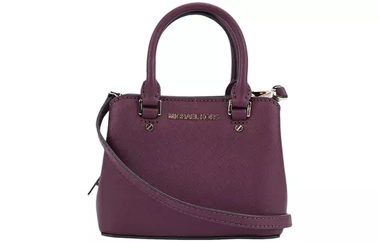 Коллекция сумок Giftables. Кожаная женская сумка на одно плечо среднего размера MICHAEL KORS