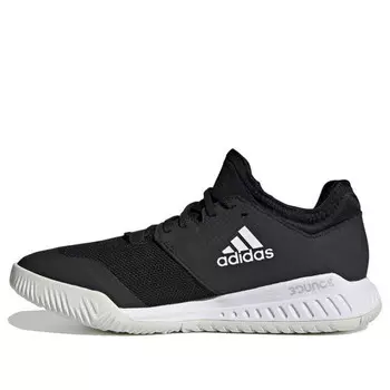 Команда кроссовок подпрыгивает в Adidas, черный