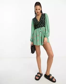 Комбинезон из крепа ASOS с глубоким вырезом, рукавами-буфами и смешанным принтом