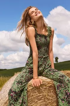 Комбинезон на бретелях с принтом и широкими штанинами Love & Roses, хаки