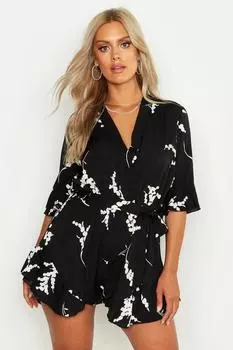 Комбинезон плюс с абстрактным цветочным принтом и завязкой Boohoo, черный