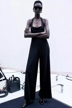 Комбинезон с креповым халтером ZARA, черный