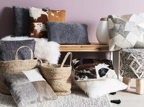 Комплект декоративных подушек BELIANI из 2 серых натуральной кожи и хлопка, 45 х 45 см, дизайн из воловьей кожи, с наполнителем, элегантный вид, гостиная, салон, спальня