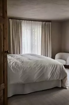 Комплект из 2 плотных штор H&M, 140x250 см, белый