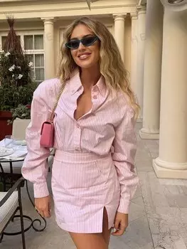 Комплект из двух предметов EZwear: полосатая рубашка с длинными рукавами и рваная юбка с завышенной талией. для женщин Повседневный стиль одежды Shein, розовый