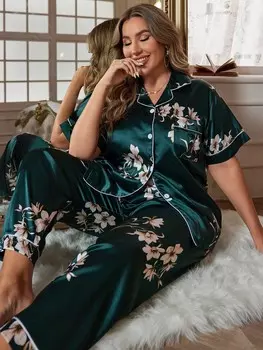 Комплект из футболки и пижамных штанов Luxe Nights Атласная ткань с цветочным принтом, большой размер, с накладным карманом Shein, темно-зеленый