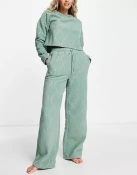 Комплект из хлопка и брюк цвета шалфея ASOS DESIGN lounge из микрофлиса с тиснением и тиснением