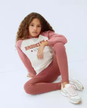 Комплект леггинсов в рубчик с закрытой толстовкой с капюшоном и контрастными рукавами реглан кенгуру и зелья для девочки Kids El Corte Ingls, терракотовый