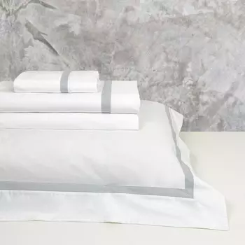 Комплект постельного белья с простынью из хлопкового перкаля - Корсика Lisola, белый/серый