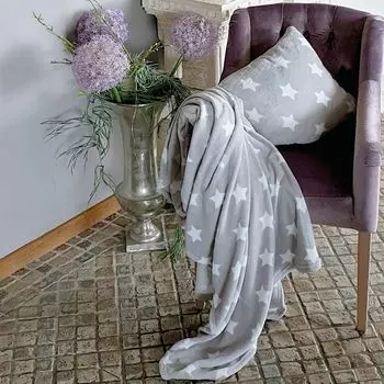 Комплект приятных одеял - флисовое одеяло XXL 180х220см - включая декоративную подушку 45х45см со съемным чехлом - большое живое одеяло для обнимашек, пушистое одеяло для дивана. Bestlivings, светло-серый