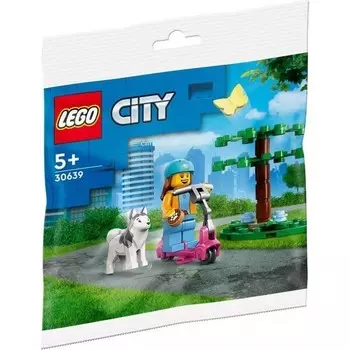 Конструктор пластиковый Lego Lego Прогулка на самокате с собакой, 24 детали