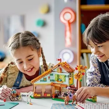 Конструктор пластиковый Lisinya Осенняя конюшня, 193 детали