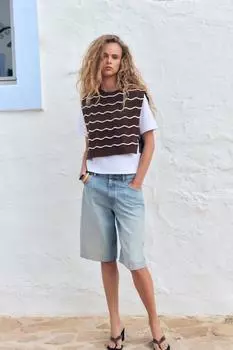 Контрастная футболка с объемным трикотажным жилетом ZARA, цвет brown/white