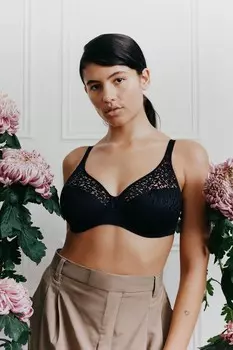 Контурный бюстгальтер Norah Soft Feel на косточках Chantelle, черный