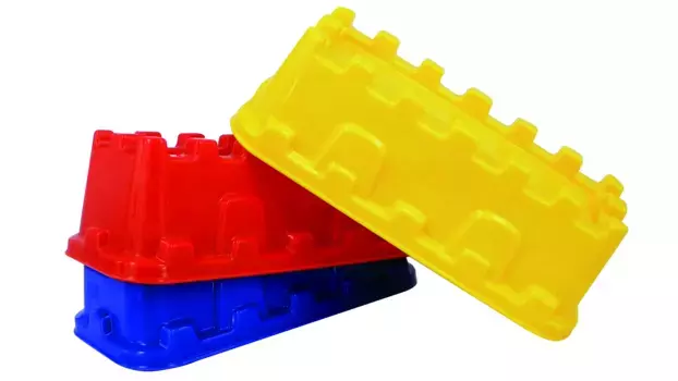 Конюшня, песочные формы, классическая стена замка Spielstabil