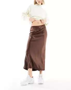 Коричневая атласная юбка макси с уклоном River Island