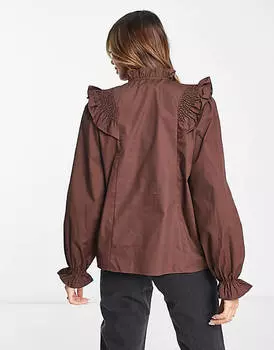 Коричневая блузка с высоким воротником и сборками Vero Moda