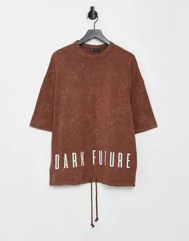Коричневая футболка оверсайз с принтом на спине и шнурком ASOS Dark Future
