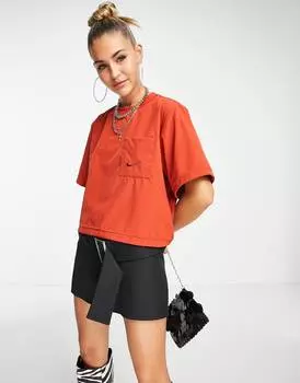 Коричневая коричневая укороченная футболка свободного кроя Nike casual