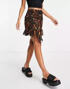 Коричневая мини-юбка с асимметричным животным принтом и рюшами Topshop