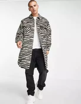 Коричневая удлиненная куртка с тигровым принтом ASOS DESIGN
