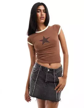 Коричневая укороченная футболка со звездным вырезом и сетчатым слоем ASOS DESIGN