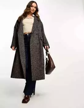 Коричневое пальто большого размера с узором "елочка" ASOS