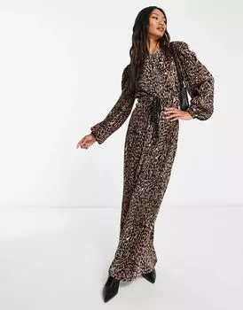 Коричневое платье макси с плиссированной отделкой и поясом ASOS