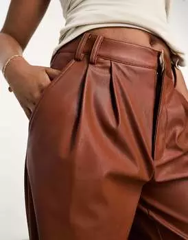 Коричневые брюки-бочонки из искусственной кожи ASOS
