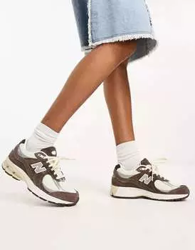 Коричневые кроссовки New Balance 2002