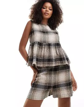 Коричневые шорты-боксеры в клетку ASOS DESIGN