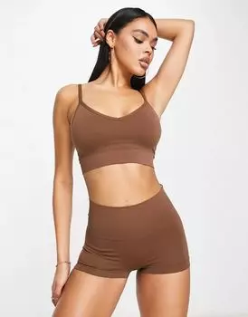 Коричневые шорты для мальчика с бесшовным контуром Spanx