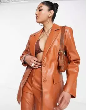 Коричневый приталенный пиджак с имитацией кожи ASOS DESIGN