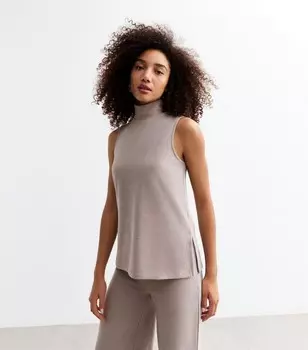 Коричневый топ без рукавов с высоким воротником Soft Touch New Look, светло-коричневый