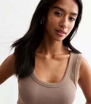 Коричневый топ в рубчик Petite с круглым вырезом New Look, светло-коричневый