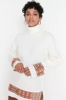 Коричневый трикотажный свитер с водолазкой и рукавами цвета экрю Trendyol Modest