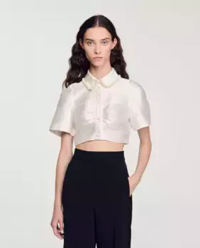 Короткая атласная женская рубашка со стразами Sandro, белый