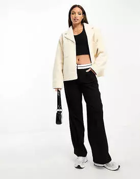Короткая куртка-букле цвета экрю ASOS DESIGN Tall