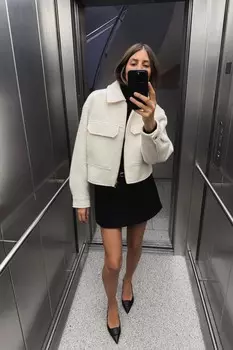 Короткая куртка из букле ZARA, экрю