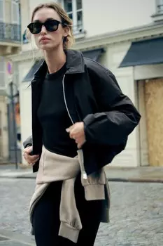 Короткая куртка на молнии ZARA, черный