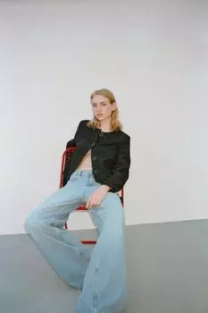 Короткая пуховая куртка ZARA, черный