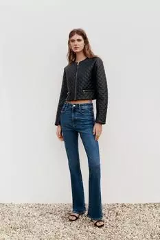 Короткая стеганая куртка с эффектом кожи ZARA, черный