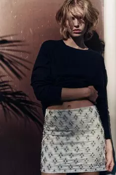 Короткая юбка с бисерами ZARA, светло-бежевый