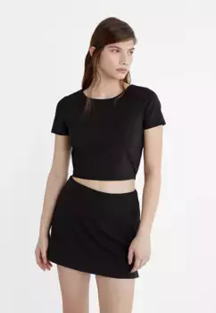 Короткая юбка Stradivarius, черный