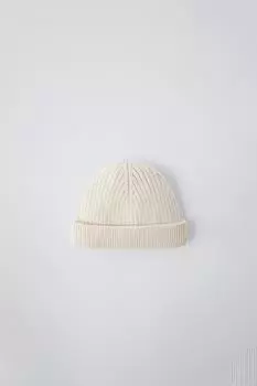 Короткая вязанная шапка ZARA, цвет ice