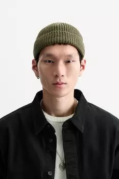 Короткая вязанная шапка ZARA, хаки