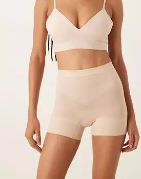Короткие бесшовные шорты SPANXsculpt Power нежно-телесного цвета