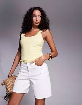 Короткие джинсовые бермуды River Island белого цвета