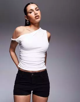 Короткие джинсовые шорты River Island черного цвета
