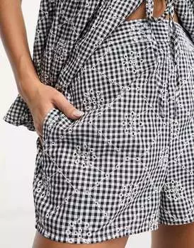 Короткие комбинезоны в однотонную клетку ASOS